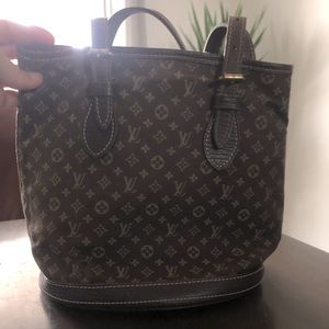 Pristine Louis Vuitton bucket bag